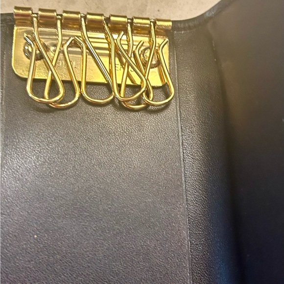 GUCCI black GG key chain and card holder. - Picture 5 of 13